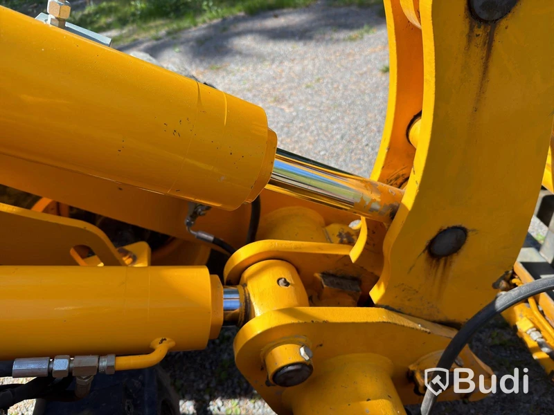 Wheel Loader JCB 406 | 3,491 h | 3 Attachments | 2006