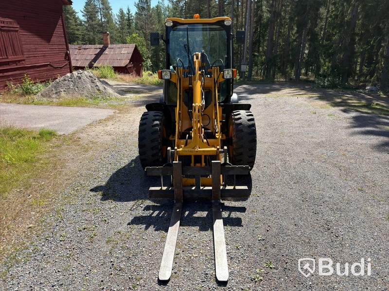 Wheel Loader JCB 406 | 3,491 h | 3 Attachments | 2006