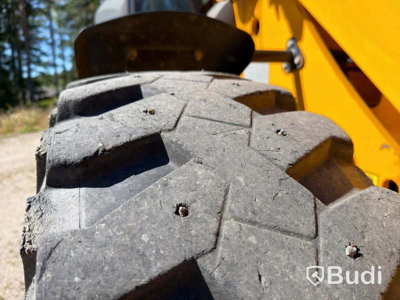 Wheel Loader JCB 406 | 3,491 h | 3 Attachments | 2006