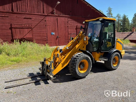 Hjullastare JCB 406 | 3 491 h | 3 Redskap | 2006