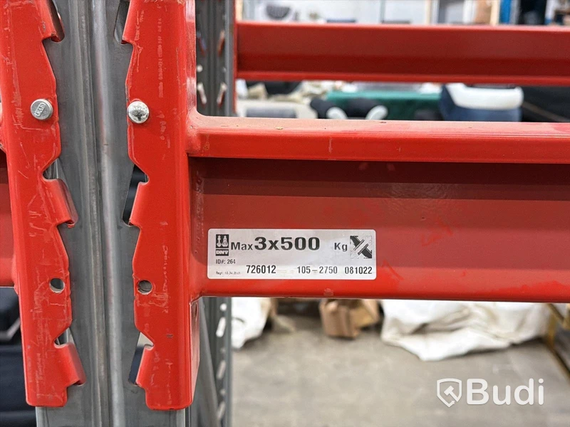 Pallet racking - 31 upright frames and approx. 116 beams