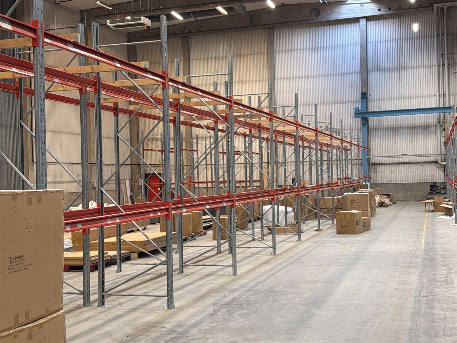 Pallet racking - 31 upright frames and approx. 116 beams