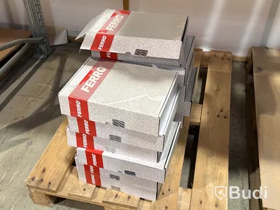 Parti med nya duschset, blandare, handuksstänger, slang & munstycken