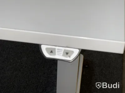6 st kontorsarbetsplatser med höj- & sänkbara skrivbord