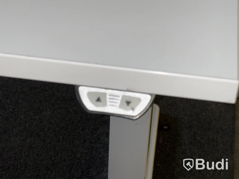 6 st kontorsarbetsplatser med höj- & sänkbara skrivbord