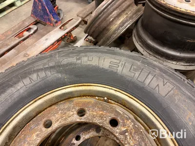 2 st lastbilshjul 295/80 R22,5