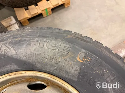 2 st lastbilshjul 295/80 R22,5