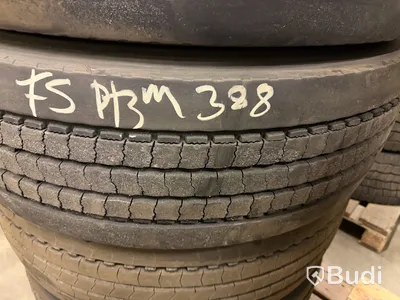2 st lastbilsdäck 315/80 R22,5