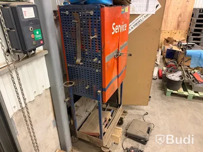 Verktygsvagn & skåp med innehåll