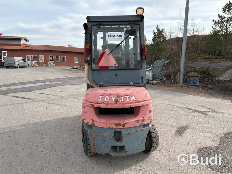 Dieseltruck Toyota 7FDF30-2003