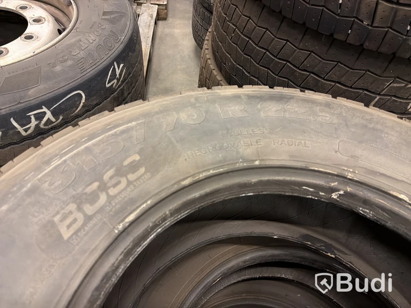 3 st lastbilsdäck 315/70 R22,5
