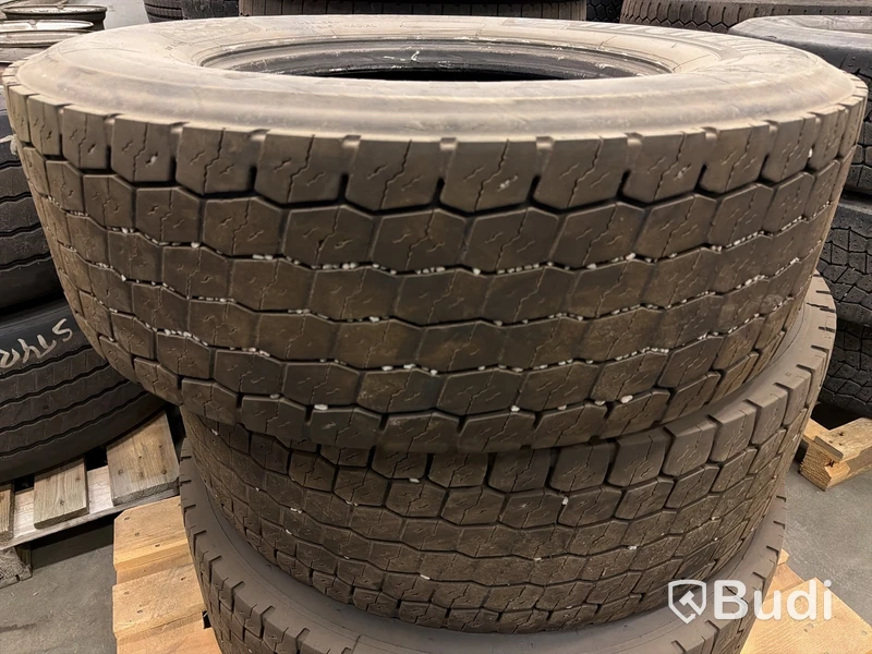 3 st lastbilsdäck 315/70 R22,5