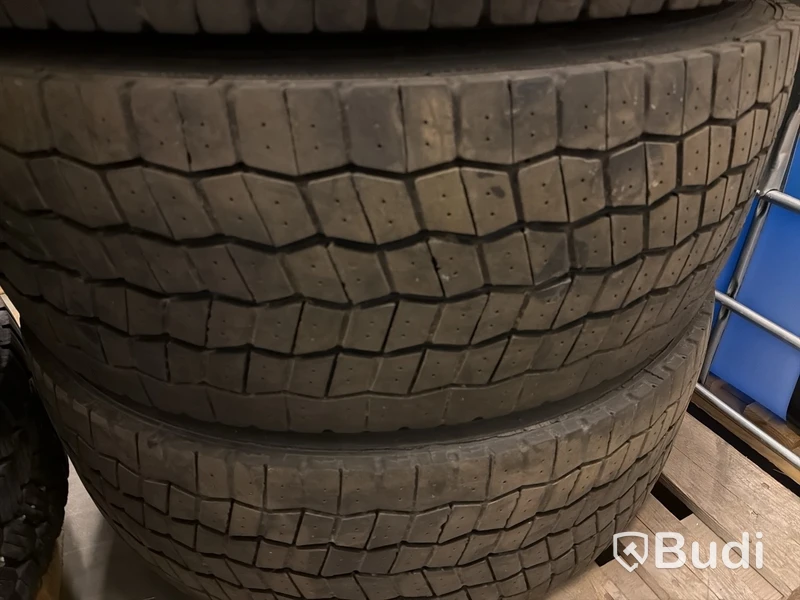 4 st lastbilshjul 315/70 R22,5
