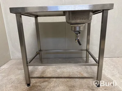 Diskbänk i rostfritt stål på arbetsbord