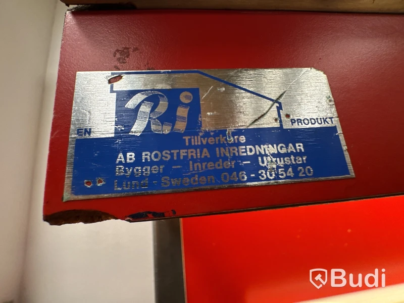 Korvvagn, röd, rostfri arbetsyta, glasmonter
