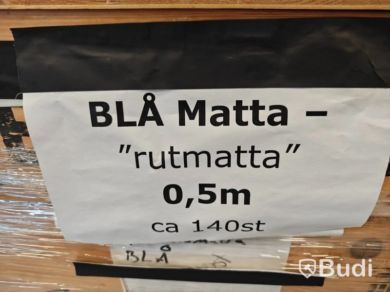 Ca 140 st, 0,5 x 0,5 m mässmatta / montermatta, blå.