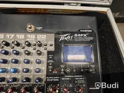 1 st, mixerbord Peavey 24FX.