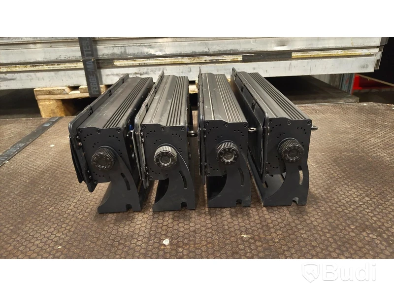 4 st, BeamZ WH192, wall wash, 100w.