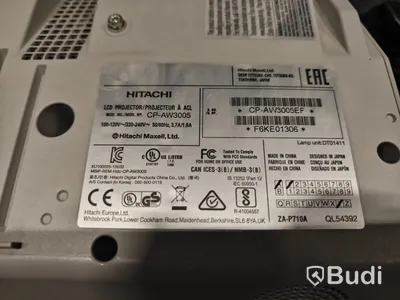 1 st, projektor, Hitachi, med väggfäste.