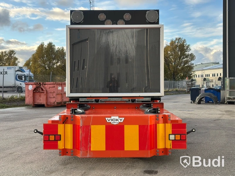TMA-bil Mercedes-Benz Econic 1827 4x2 -2021 | Hiab-kran