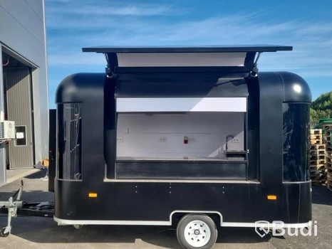 Foodtruck med serveringslucka, fläkt och arbetsytor, oanvänd