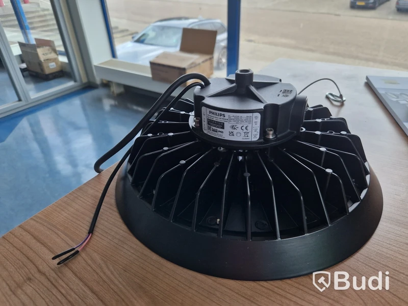 8 st HighBay-lampor, 200W, Philips