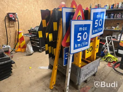 Parti med vägskyltar.