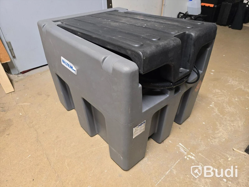Dieseltank 200 L, med pump.