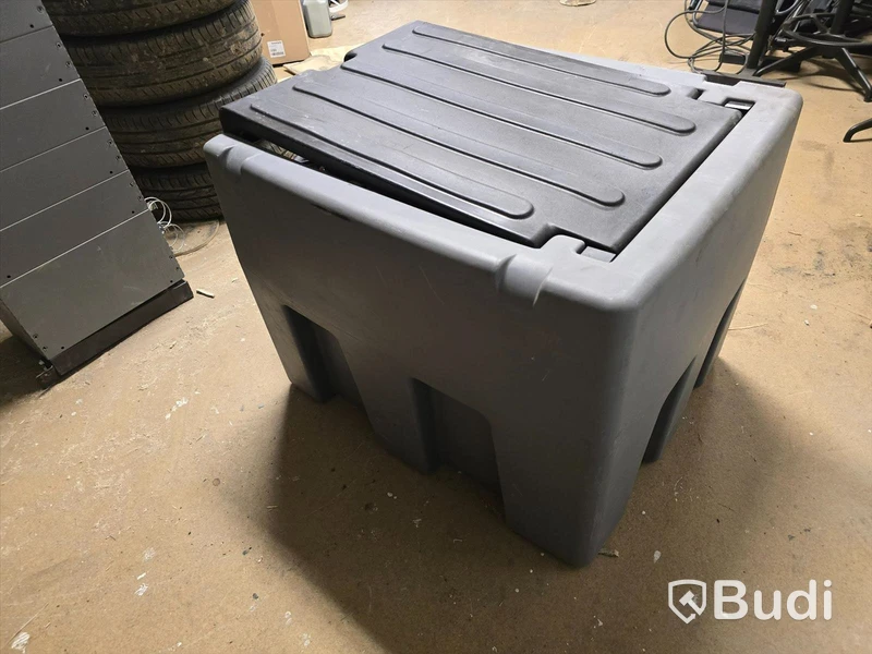 Dieseltank 200 L, med pump.
