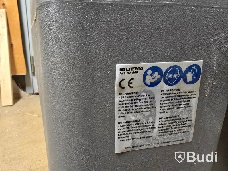 Dieseltank 200 L, med pump.