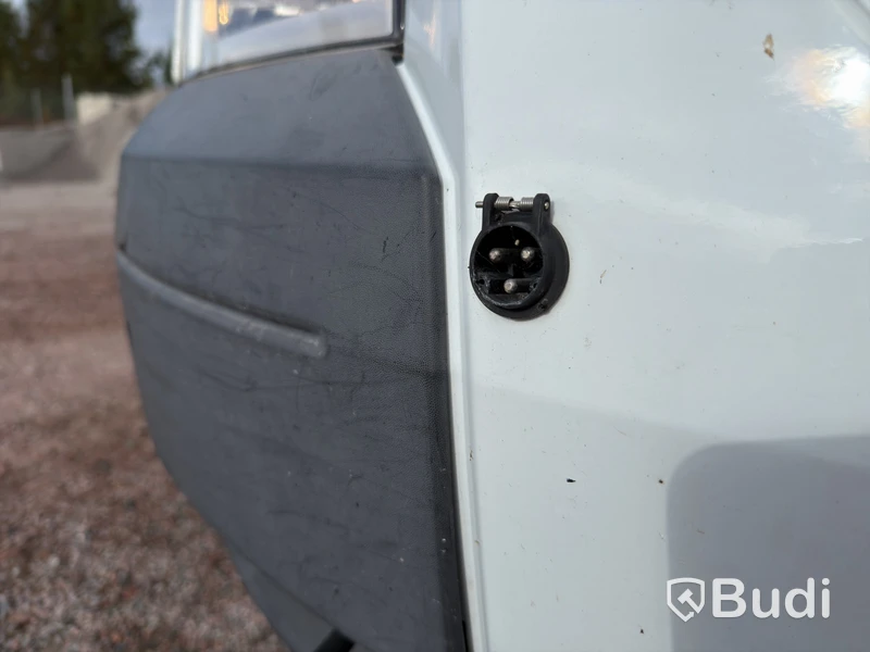 Ford Transit T300 Chassis Double Cab Flatbed Truck 2.2 TDCi Manual (125 hp) – 2012