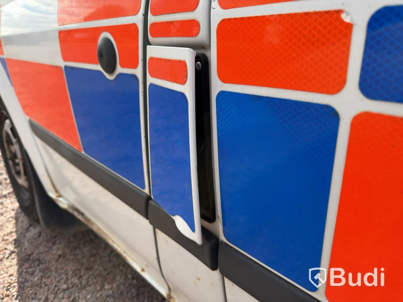 Ford Transit T300 Chassis Double Cab Flatbed Truck 2.2 TDCi Manual (125 hp) – 2012