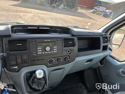 Ford Transit T300 Chassis Double Cab Flatbed Truck 2.2 TDCi Manual (125 hp) – 2012