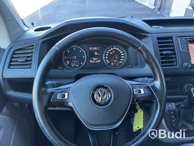 VW TRANSPORTER 4 Motion -16 DSG Lång Dubbla dörrar Värmare