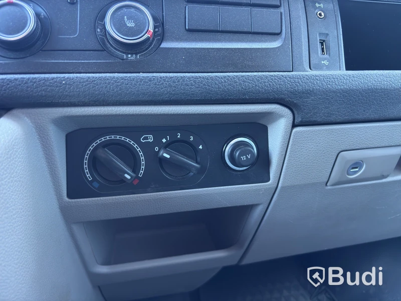 VW TRANSPORTER 4 Motion -16 DSG Lång Dubbla dörrar Värmare