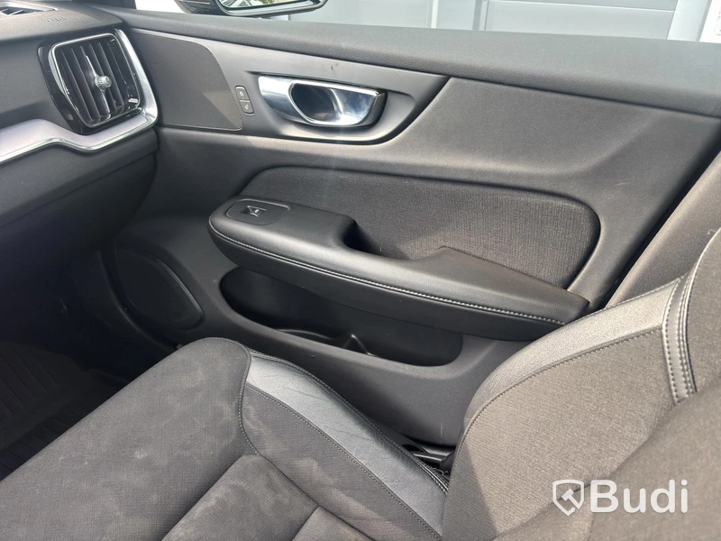 Volvo V60 Cross Country B4 AWD , 2021, automat