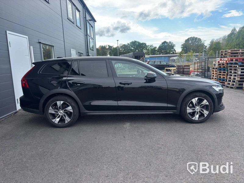 Volvo V60 Cross Country B4 AWD , 2021, automat