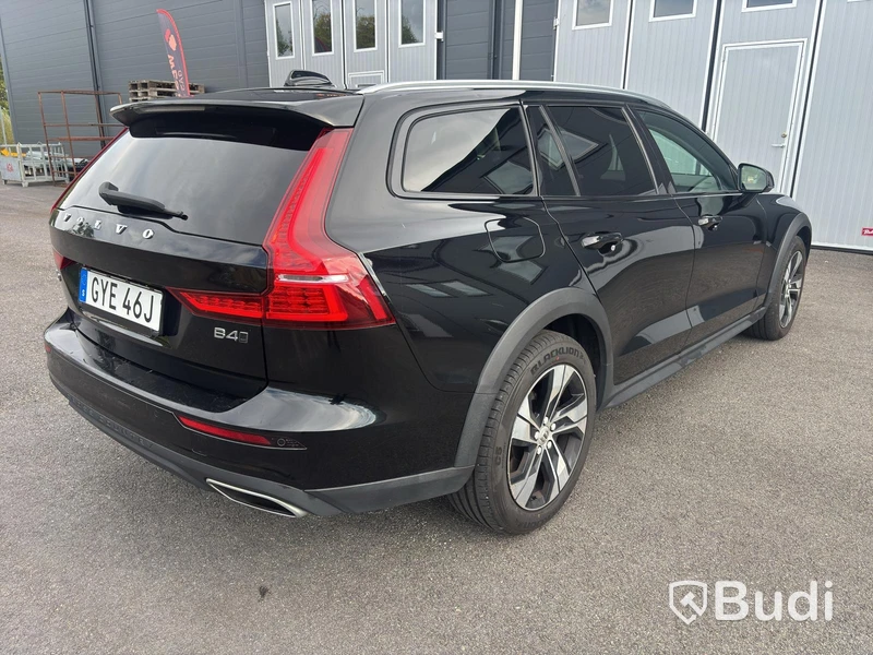 Volvo V60 Cross Country B4 AWD , 2021, automat