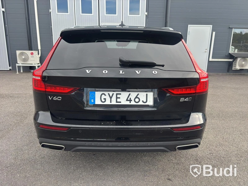 Volvo V60 Cross Country B4 AWD , 2021, automat