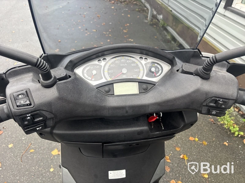 YAMAHA X-MAX 250 -2008 | BENSIN