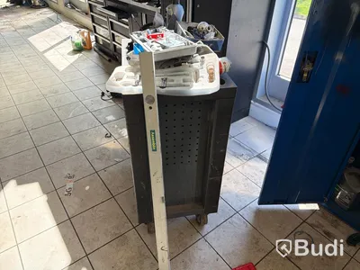 Verktygsskåp, vagnar, verktyg m.m. Stort parti