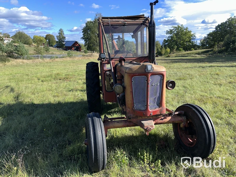 Traktor Volvo Buster 400