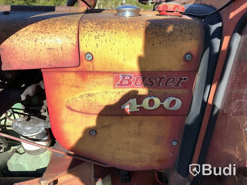 Traktor Volvo Buster 400
