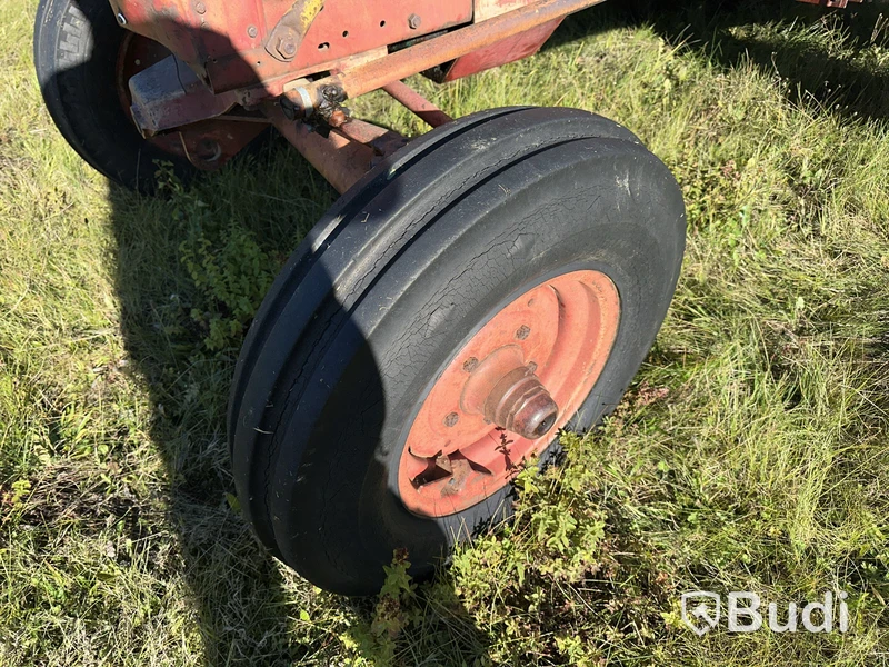 Traktor Volvo Buster 400