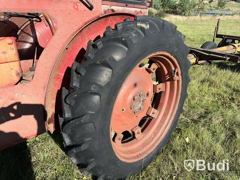 Traktor Volvo Buster 400