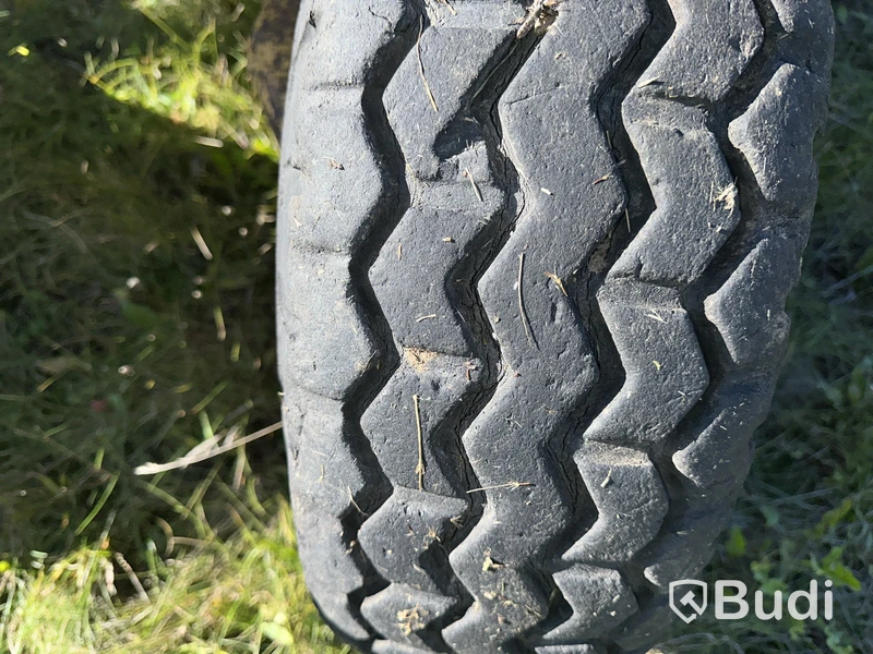 Traktor Volvo Buster 400