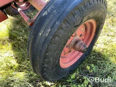 Traktor Volvo Buster 400