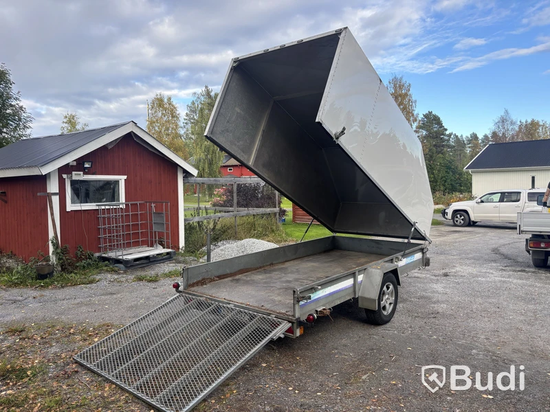 Släpvagn Reko Trailer, med kåpa och ramp