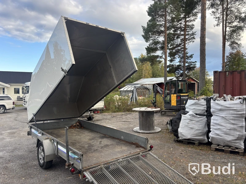 Släpvagn Reko Trailer, med kåpa och ramp