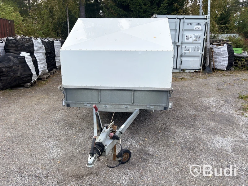 Släpvagn Reko Trailer, med kåpa och ramp